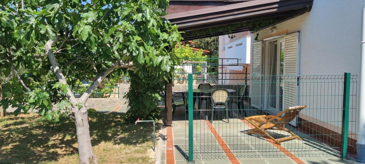 Apartmani Karla Baška Esterno foto